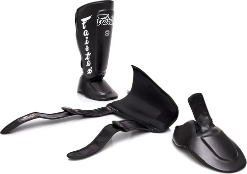 Vista 5 de Fairtex Espinilleras SP7 Muay Thai para hombres, mujeres y niños Espinilleras fabricadas con cuero Syntek y son de primera calidad, ligeras