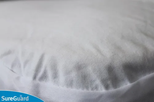 Vista 4 de SureGuard - Protector de colchón California King, 100% impermeable, hipoalergénico, funda de algodón ajustable de alta calidad, suave