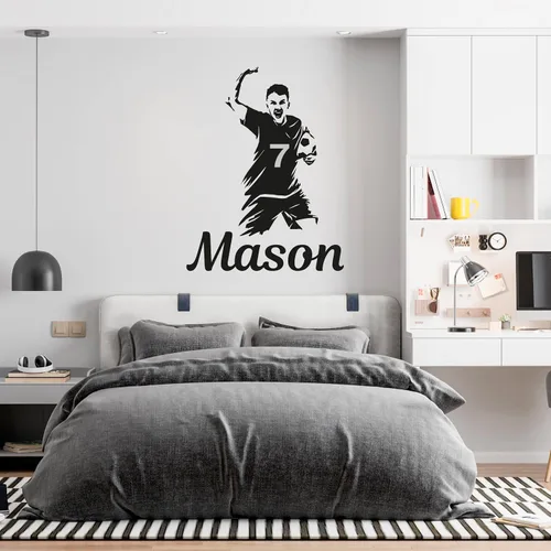 Vista 20 de Calcomanía personalizada con jugador de fútbol que pasa una pelota y una pelota enorme, decoración de fútbol de larga duración para la habitación