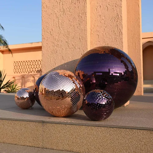 Vista 7 de Yescom Juego de 8 bolas de discoteca de 7/12/16/20/24 pulgadas, bolas de espejo surtidas, decoración de vidrio para colgar para fiestas de los años