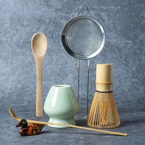 Vista 9 de Juego de batidor de matcha, kit para hacer matcha con batidor (soporte Chasen), soporte de batidor de cerámica (negro), pala de bambú, tamizador