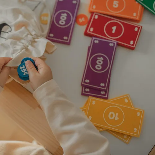Vista 6 de Good Ground Juego de simulación para niños de fieltro educativo Montessori juguete dólares billetes monedas, billetera, juego de conteo para niños