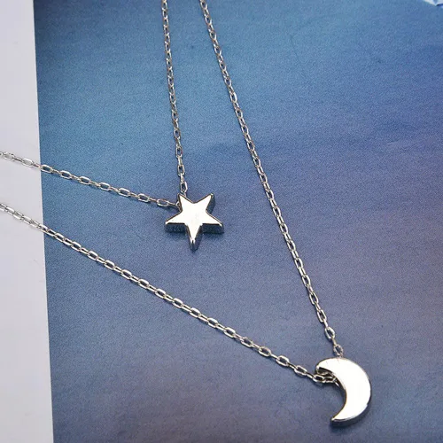 Vista 3 de Simple - Collar de doble capa para mujer, collar con colgante de estrella y luna, gargantilla de cadena de cuello de plata dorada para adolescentes