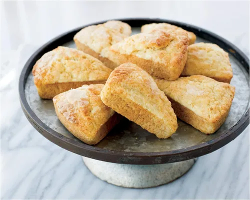 Vista 4 de Nordic Ware Scottish Scone & Cornbread Pan