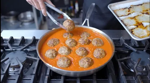 Vista 6 de Babish Sartén de 12 Pulgadas de Acero Inoxidable de Tres Capas con Tapa – Sartén Profesional para Sellar, Saltear y Cocinar con Calor Uniforme