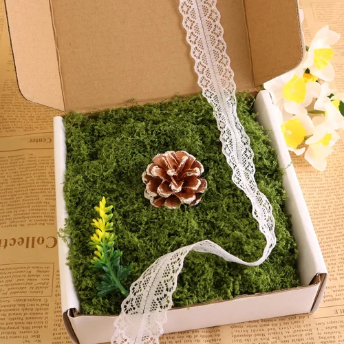 Vista 11 de El musgo verde artificial se utiliza para pavimento en maceta, relleno de jarrones, decoración de mesa de boda, pecera de cristal, paisaje
