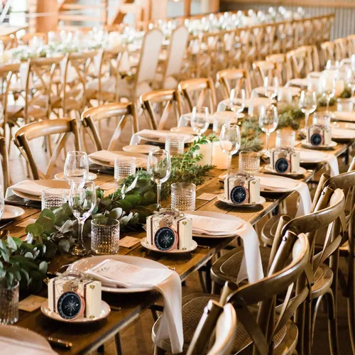 Vista 7 de 50 piezas de brújula colgante de boda para invitados, brújula regalo de recuerdo con etiquetas de papel kraft y caja para viajes, bodas, fiestas
