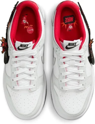 Vista 678 de Nike Kid's Dunk Low Sneaker