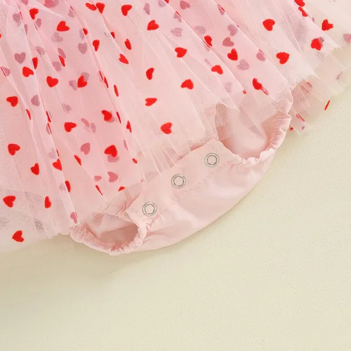 Vista 7 de Lesimsam Mameluco para bebé recién nacida, para el día de San Valentín, con estampado de corazón, de malla, manga abombada, traje de tul con diadema