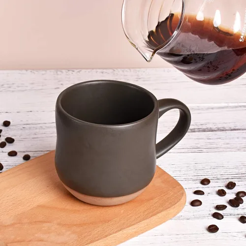 Vista 5 de Bosmarlin Juego de 2 tazas grandes de café moteadas de cerámica, taza de té grande, 17 onzas, aptas para lavavajillas y microondas (negro, 2)