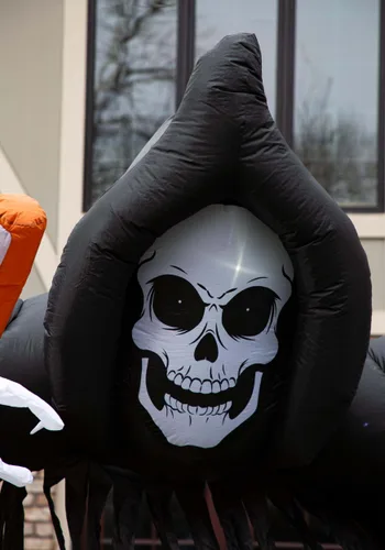 Vista 2 de Arco Inflable de la Muerte Segador de 2.9 m Decoración de Halloween Multicolor