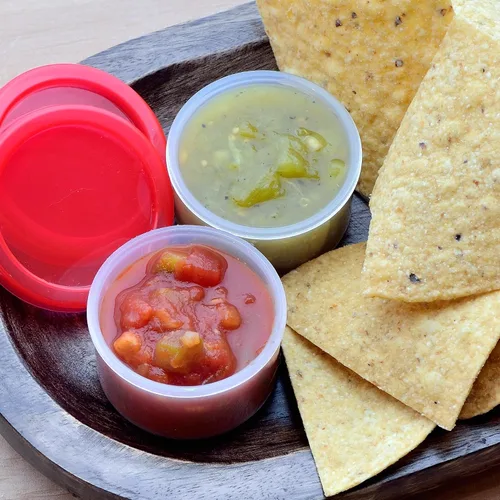 Vista 3 de Youngever Paquete de 3 recipientes de plástico para condimentos, recipientes de salsa con tapa, recipiente de plástico para aderezo para ensaladas 2