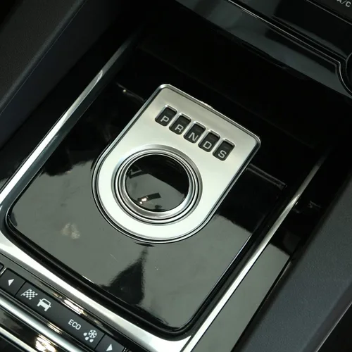 Vista 3 de YIWANG Cubierta de botón de palanca de cambios interior de coche ABS cromado para Jaguar XF XE F-PACE X761 X760 2016-2018