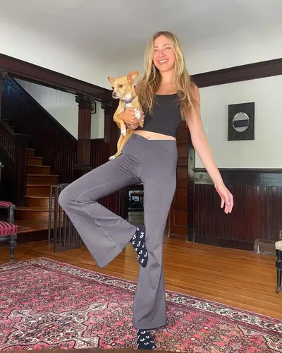 Vista 64 de TNNZEET Leggings acampanados negros para mujer, pantalones de yoga cruzados con bolsillos, corte de bota, leggings acampanados