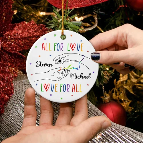 Vista 3 de All for Love - Adorno de cerámica LGBT arcoíris para Navidad 2025, adorno de Navidad personalizado para parejas, orgullo gay/lesbiano, adorno