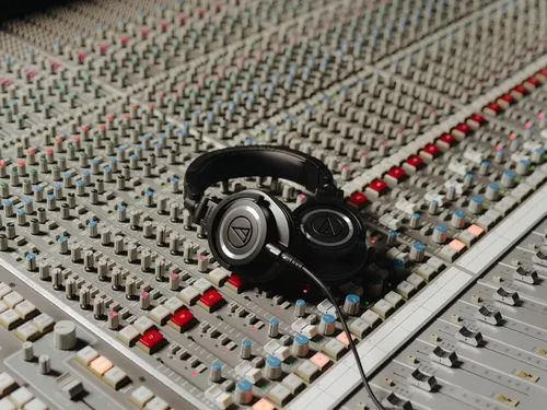 Vista 18 de Audio-Technica ATH-M50X - Auriculares profesionales para monitor de estudio, color negro, grado profesional, aclamado por la crítica, con cable