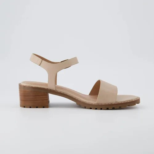 Vista 4 de CUSHIONAIRE Flynn one band block heel sandal +Memory Foam, Wide Widths Available