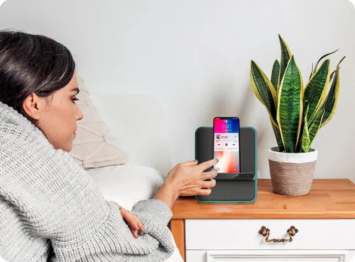 Vista 4 de Azpen - Base de audio de carga inalámbrica con altavoces Bluetooth duales de 8 vatios, micrófono mejorado para llamadas manos libres, cargador
