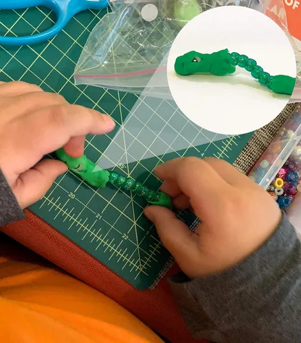 Vista 5 de Carson Dellosa Stem Challenge - Kits de ciencia para niños de 5 a 7 años, plantas, animales, insectos y actividades de aprendizaje de primer grado