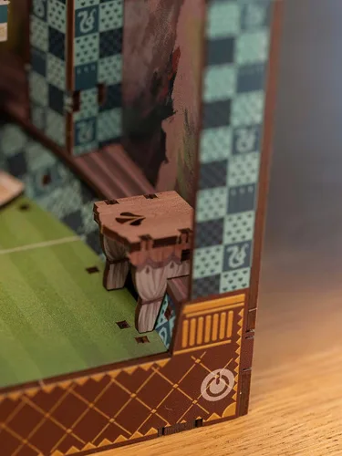 Vista 12 de Revell Harry Potter Quidditch Field 3D Book Nook - Kit de rompecabezas