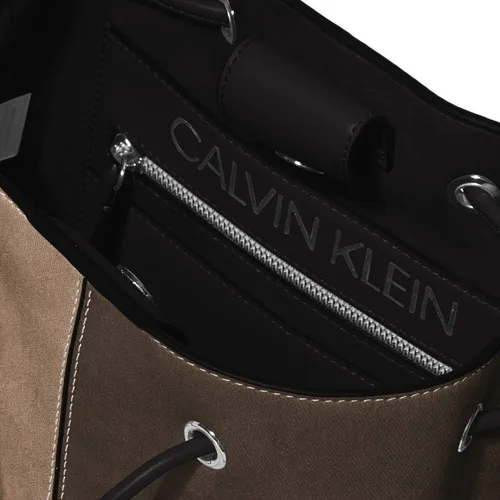 Vista 7 de Calvin Klein - Bolsa Gabrianna al hombro para mujer