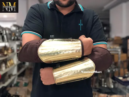 Vista 2 de Protectores de brazo espartanos medievales de latón para hombre, talla única Nauticalmart
