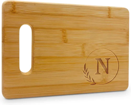 Vista 17 de On The Rox Tablas de cortar con monogramas, 9 x 12 pulgadas, tablero de bambú grabado personalizado de la A a la Z (A) – Tabla de cortar de madera