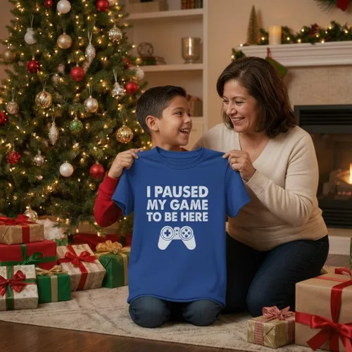 Vista 2 de Tstars Camiseta con texto en inglés "I Paused My Game to Be Here" para niños, camisetas divertidas para niños, regalo de juegos juveniles