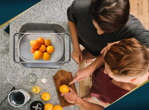 Vista 7 de Colador sobre el fregadero para cocina, cesta coladora sobre el fregadero de 6 cuartos de galón con asas ergonómicas extensibles y pies de apoyo