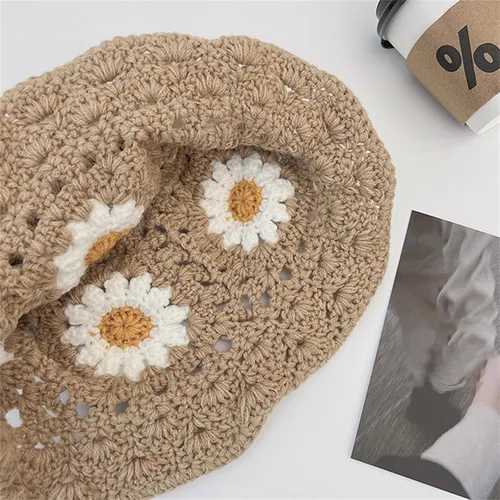 Vista 2 de Sombrero de pescador de ganchillo para mujer, diseño floral, de moda, diseño floral, diseño de flores, hecho a mano, para exteriores