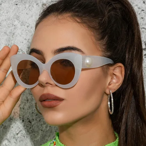 Vista 3 de Melrose Gafas de sol de ojo de gato para mujer, gafas de sol de gran tamaño, perla UV400, gafas de moda para mujer