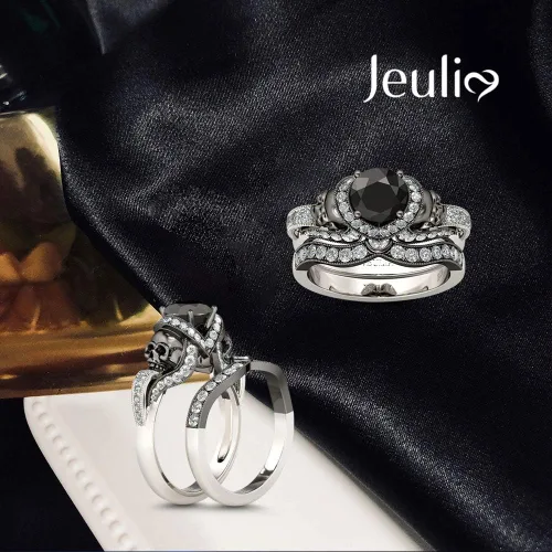 Vista 4 de Jeulia Juego de anillos de boda de diamantes negros para mujeres y hombres, plata de ley 925, anillos de torsión de calavera de pesadilla antes