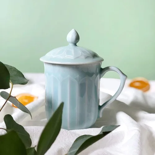 Vista 4 de Taza de té de loto de porcelana con tapa y asa, taza de café única de 12 onzas, apta para microondas y lavavajillas, regalos para mujeres y hombres