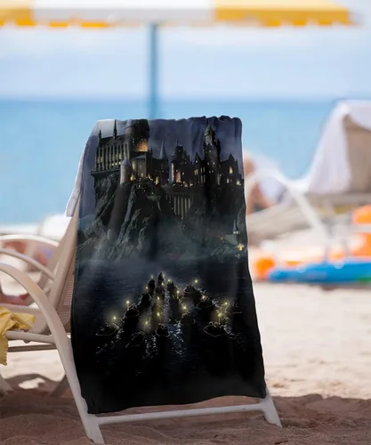 Vista 2 de LOGOVISION Harry Potter Arrival at Hogwarts - Toalla de playa con licencia oficial de 30 x 60 pulgadas