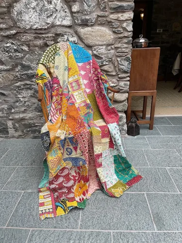 Vista 3 de Edredón Kantha de algodón vintage indio de 55 x 85 pulgadas, parches surtidos de algodón Kantha bordado a mano, juego de 1