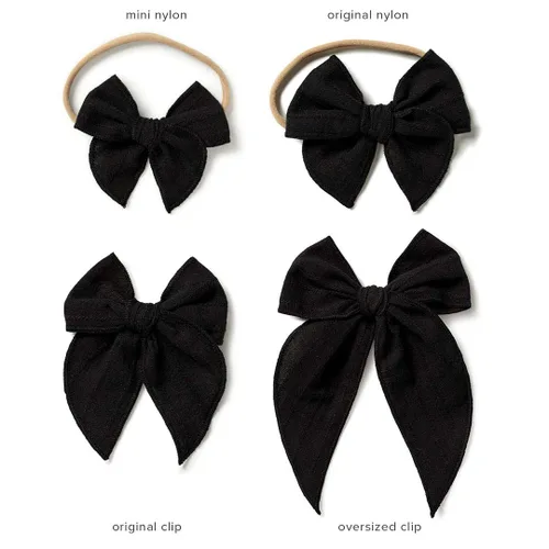 Vista 2 de Little Poppy Co - Moños Claire hechos a mano, lisos, a rayas, bordados, Negro