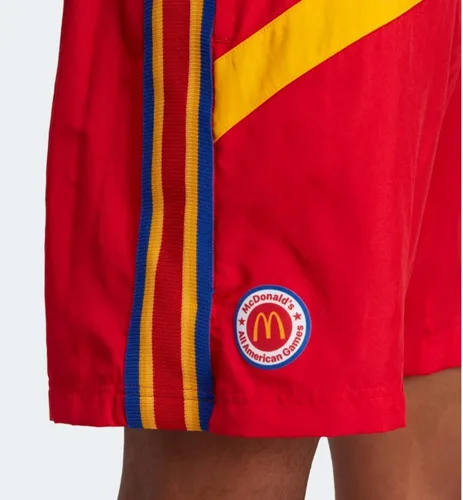 Vista 3 de adidas Pantalones cortos de baloncesto Eric Emanuel McDonald's para hombre, rojo