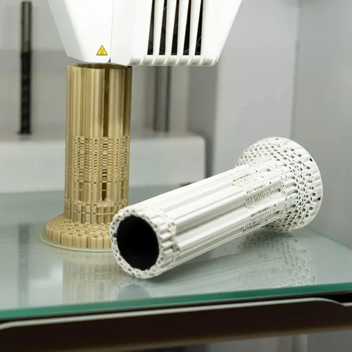 Vista 4 de Caverna™ ST - Filamento elastomérico microporoso para impresora 3D de grado profesional de 0.112 in, 17.64 oz; imprime piezas elásticas, suaves