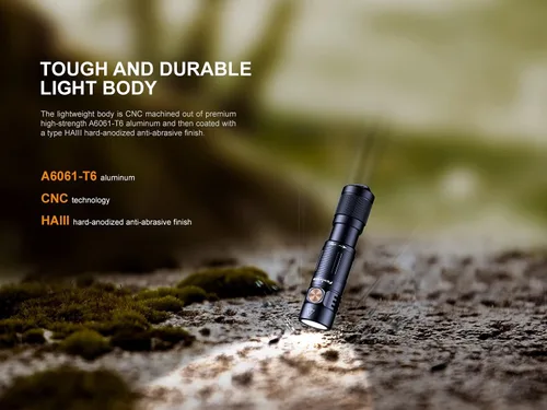 Vista 2 de EdisonBright Fenix E05R 400 Lumen USB Recargable EDC Llavero Linterna Cable de carga Estuche de transporte (negro)