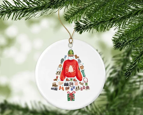 Vista 2 de Adorno de Navidad de moda, regalo de recuerdo de cerámica para mujer elegante que ama los zapatos de moda, ropa y sabe cómo complementar la ropa