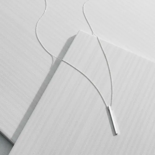 Vista 7 de Silpada Minimalist Vertical Bar Pendant in Sterling Silver