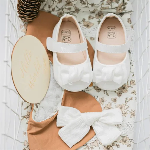 Vista 4 de Miamooi Zapatos de vestir de boda para bebés y niñas, zapatos de ballet con lazo de princesa Mary Jane, zapatos planos para primeros pasos, zapatos