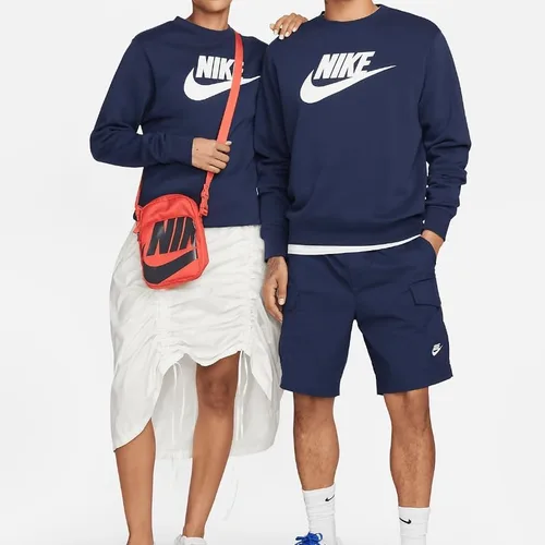 Vista 4 de Nike Men's Club - Sudadera de vellón con cuello redondo y gráfico