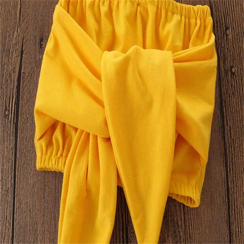 Vista 5 de Conjunto de ropa de camiseta sin mangas con tirantes amarillos y hombros descubiertos y pantalones de pierna ancha de girasol para niña pequeña