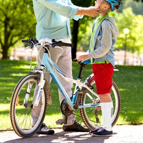 Vista 6 de ZEPOHCK Calcetines deportivos de fútbol para niños, 2 pares de calcetines altos hasta la rodilla para niños y niñas para zapatos de talla 3-6.5
