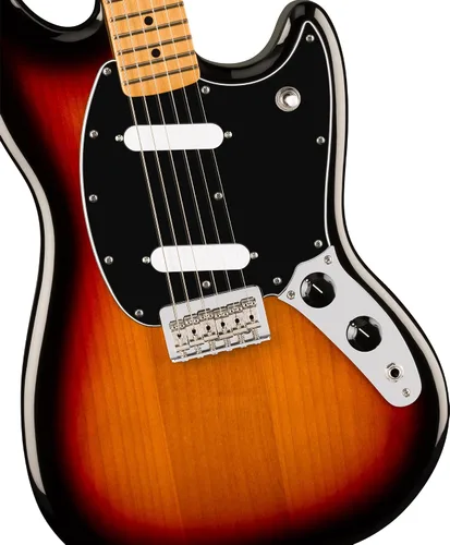 Vista 5 de Fender Player II Mustang - Paquete de 3 colores Sunburst con bolsa de concierto, correa, cable, paquete de 3 púas y kit de limpieza de guitarra