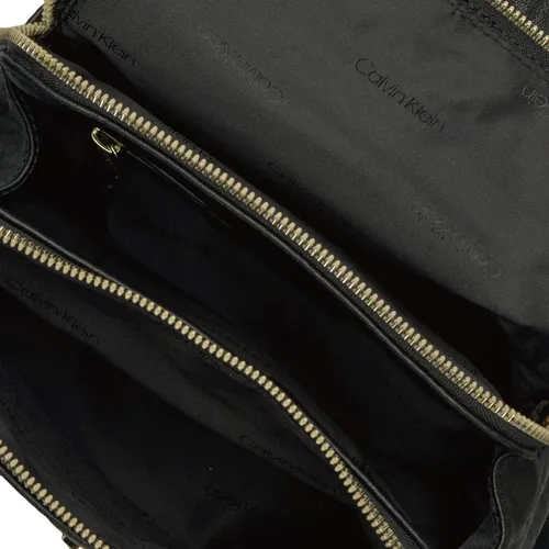 Vista 7 de Calvin Klein Elaine Bubble Lamb - Mochila con solapa
