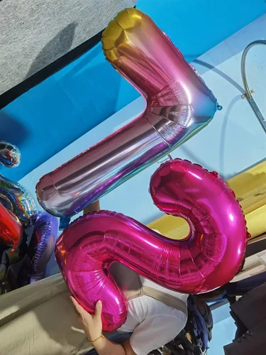 Vista 5 de Globos de aluminio de 32 pulgadas color rosa con el número 0, suministros de decoración de fiesta de cumpleaños (globo rosa número 0)