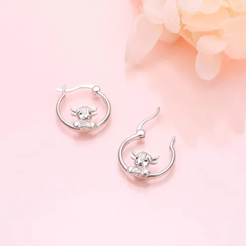Vista 4 de Highland Cow Jewelry - Aretes de aro de plata de ley 925 con diseño de vaca de las montañas para mujeres, amantes de los animales, regalos