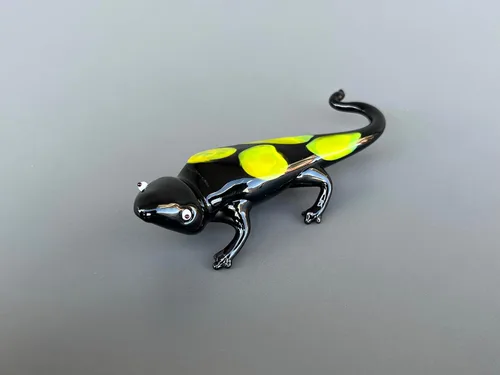 Vista 7 de Figura de lagarto de cristal negro de 4 pulgadas – Miniatura soplada a mano estilo Murano – Adorno de lagarto de arte coleccionable para estante